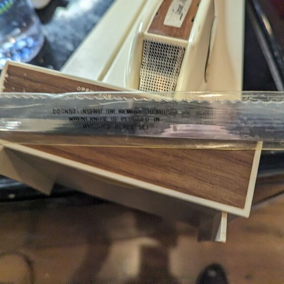 Vintage Grant Maid Electric Carving Knife W.T. Grant Co. 17-90001 w/ Case - Picture 3 of 5